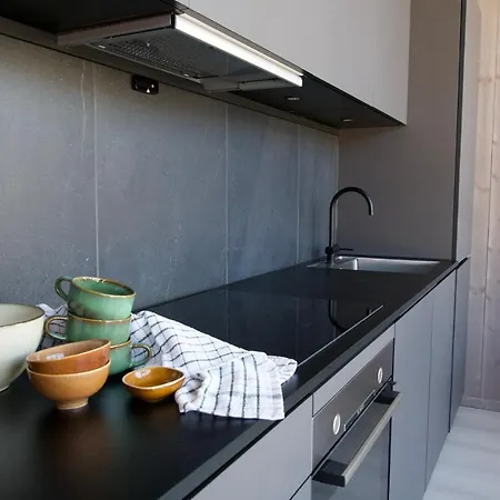Brand New By The Sea In Tatil Evi Henningsvær